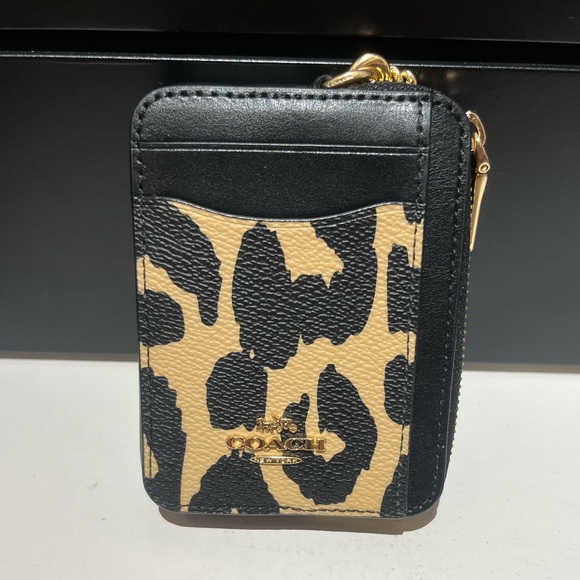 NWT Coach Outlet Zip Card Case Leopard Print - Picture 2 of 5